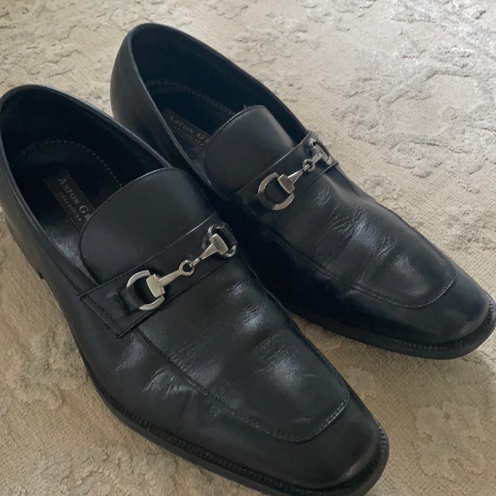 Men’s dress shoes